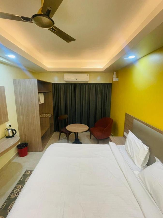 Royal Beach International Puri Exterior photo
