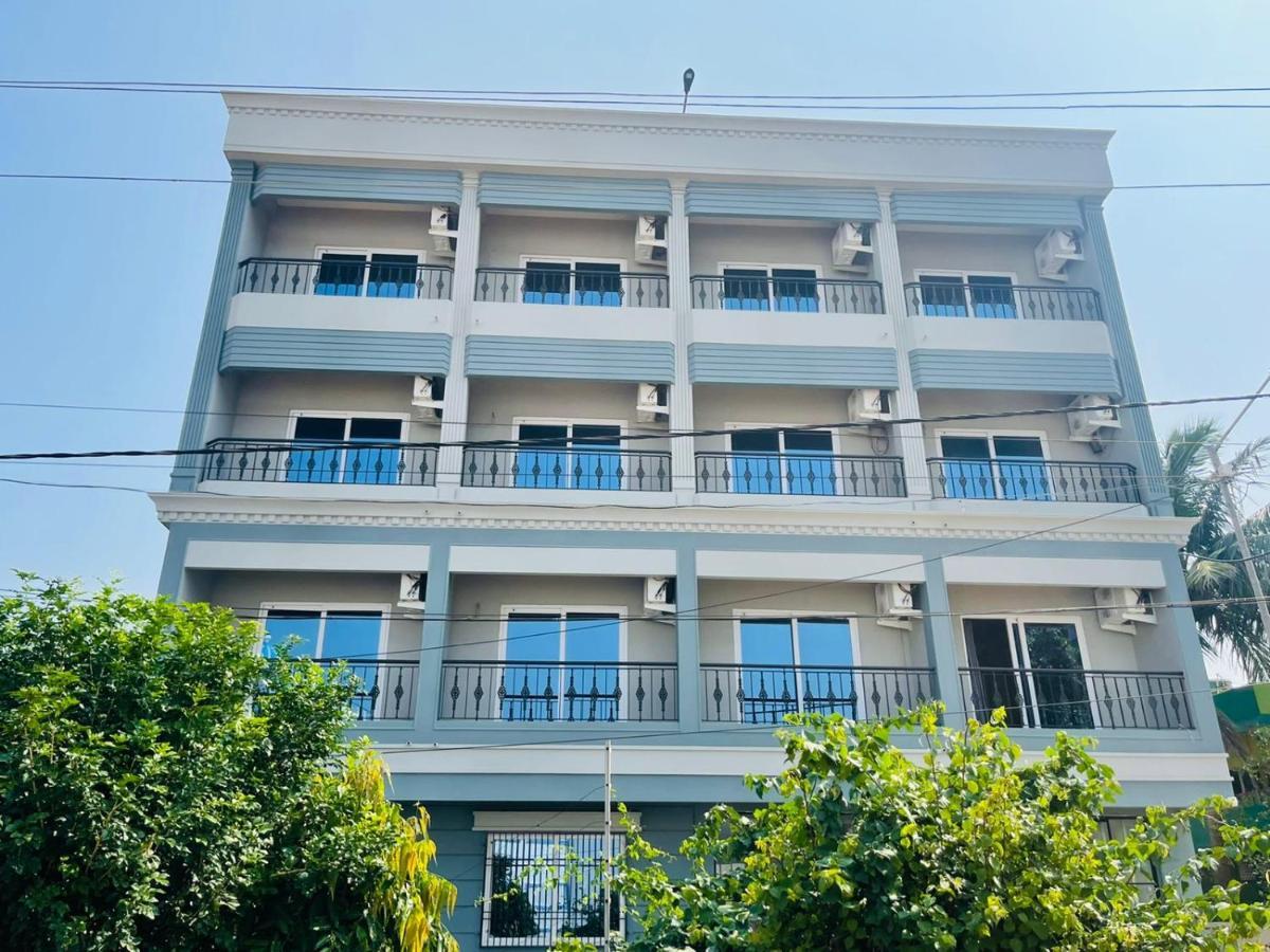 Royal Beach International Puri Exterior photo
